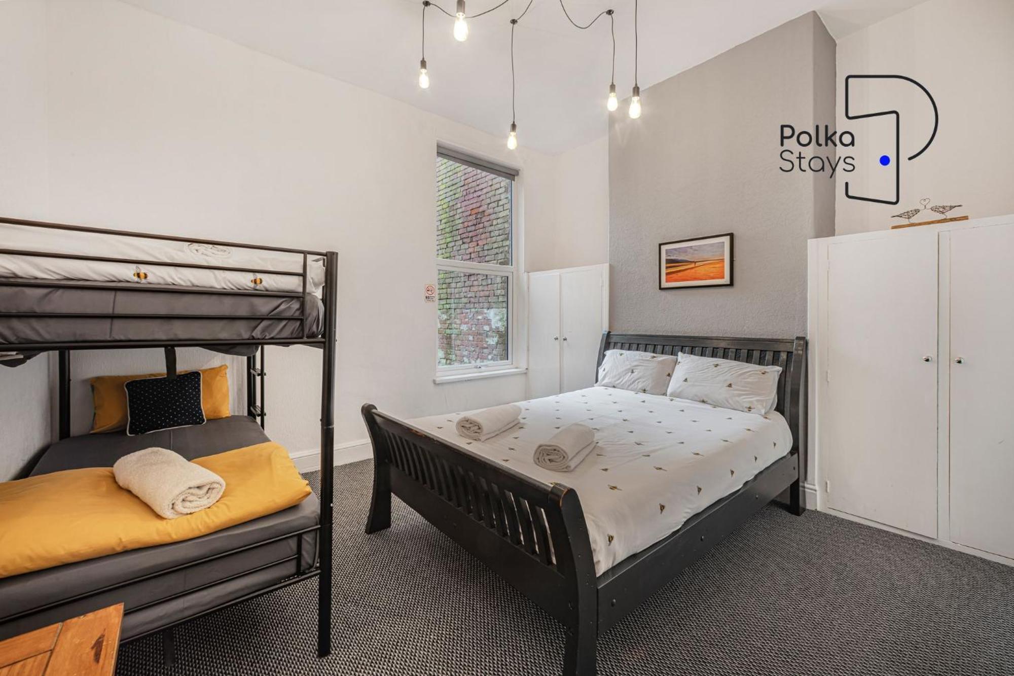 Polkadot Winter Gardens - Large Modern Apartments In Blackpool By Polkastays Exteriér fotografie
